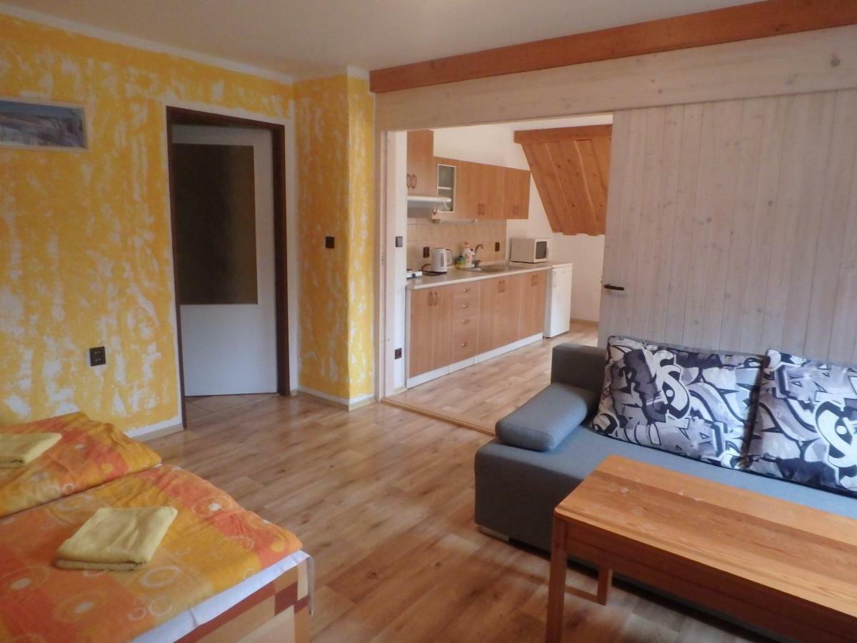 Apartments Vecernik Rokytnice Рокицани Экстерьер фото