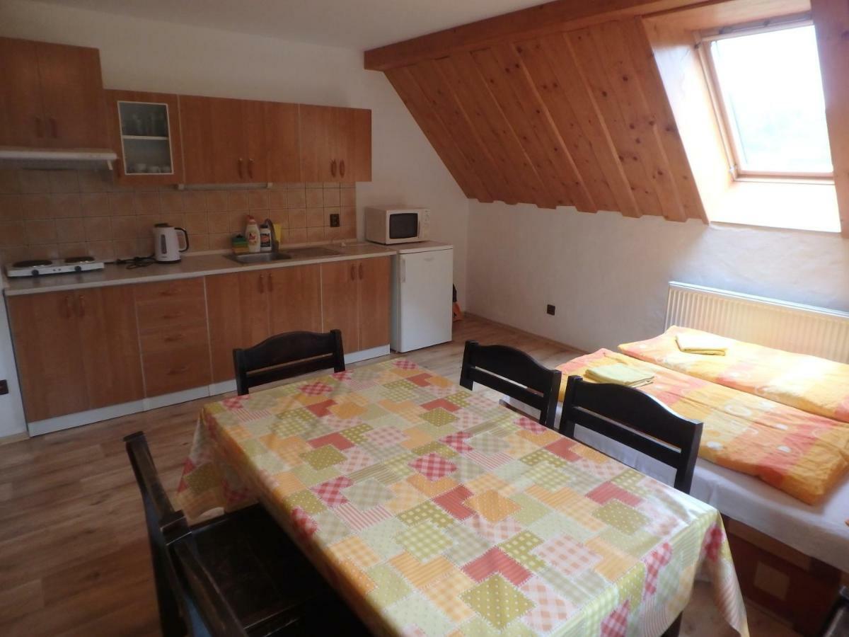 Apartments Vecernik Rokytnice Рокицани Экстерьер фото