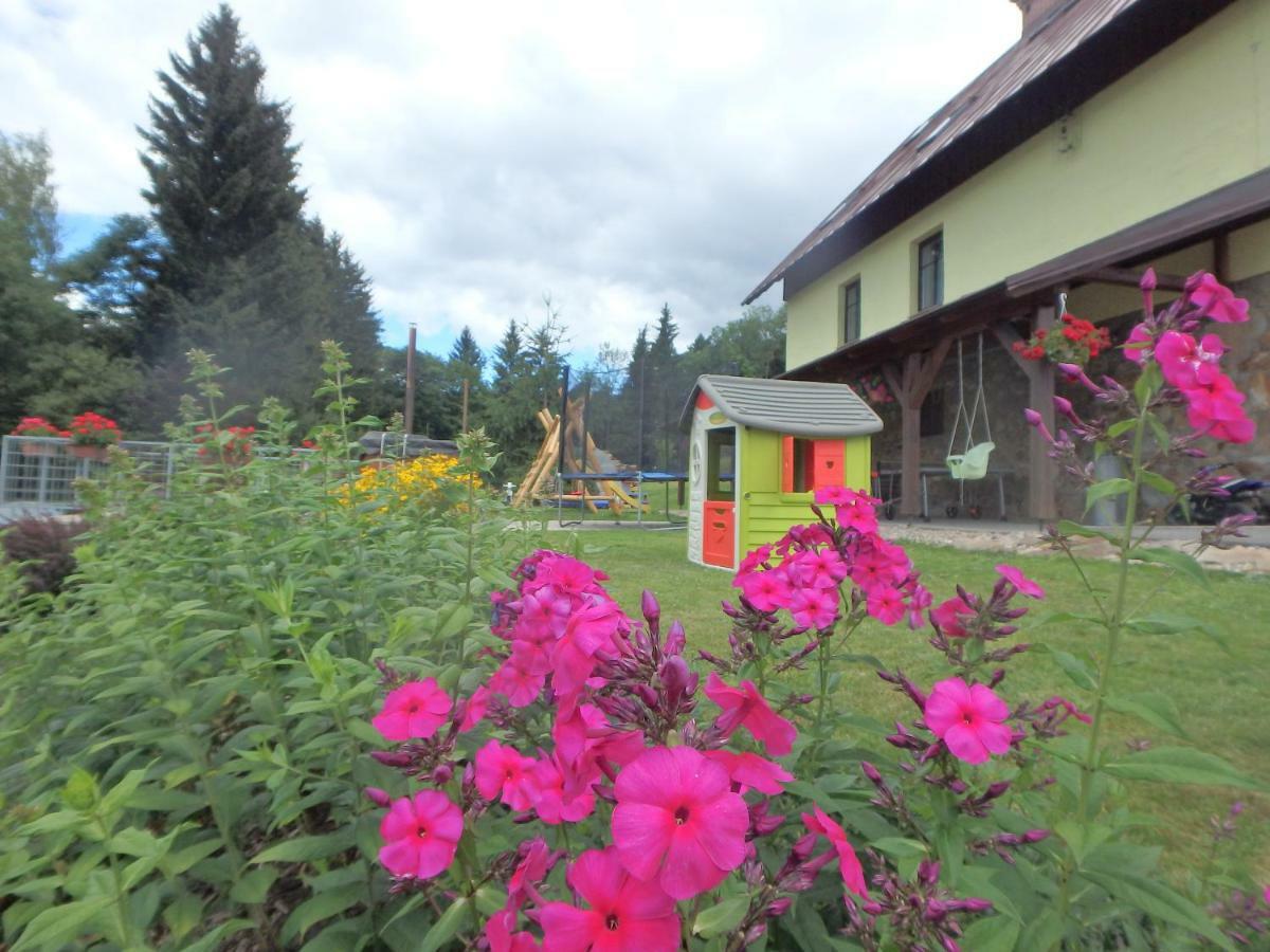 Apartments Vecernik Rokytnice Рокицани Экстерьер фото